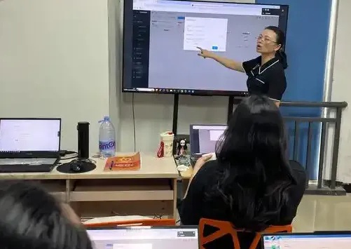 百合SEO培训精讲优化技巧助力企业网站快速提升关键词排名获客